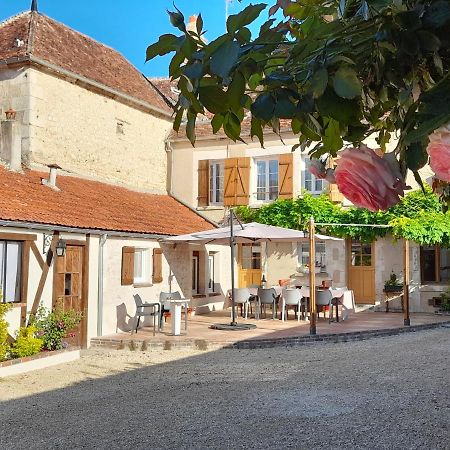 Bed and breakfast Aux Sources de Ouanne Extérieur photo