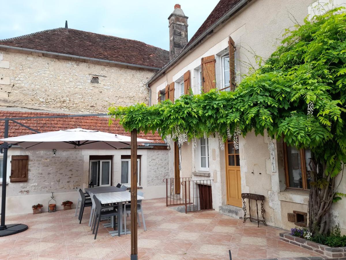 Bed and breakfast Aux Sources de Ouanne Extérieur photo