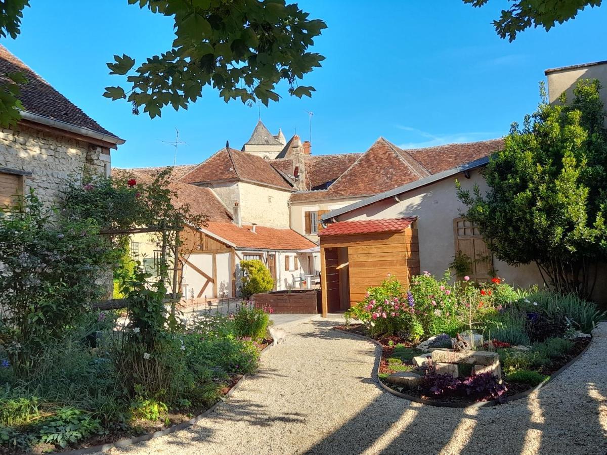 Bed and breakfast Aux Sources de Ouanne Extérieur photo