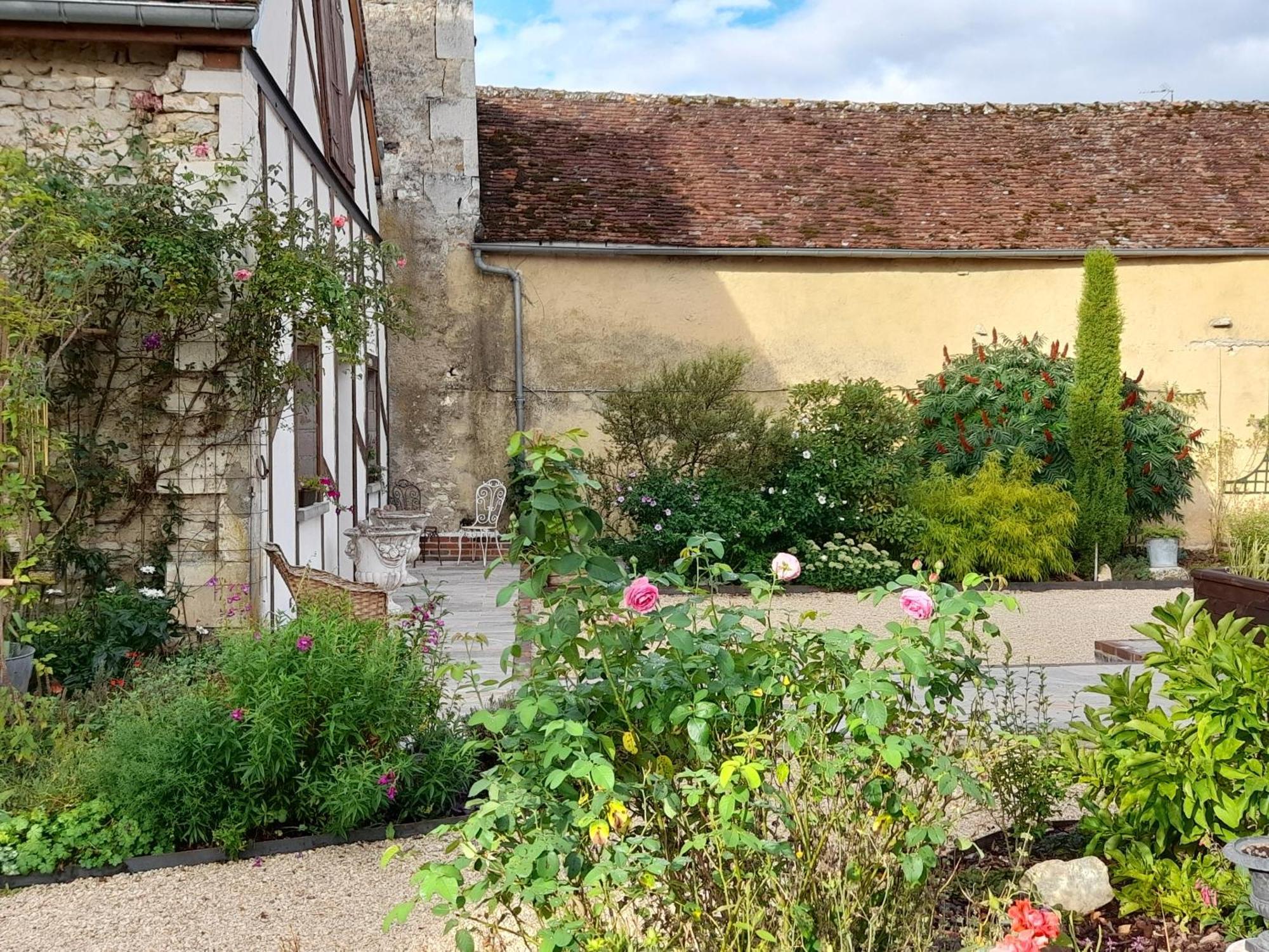 Bed and breakfast Aux Sources de Ouanne Extérieur photo